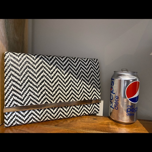 Forever 21 clutch with side chain strap - Picture 3 of 6